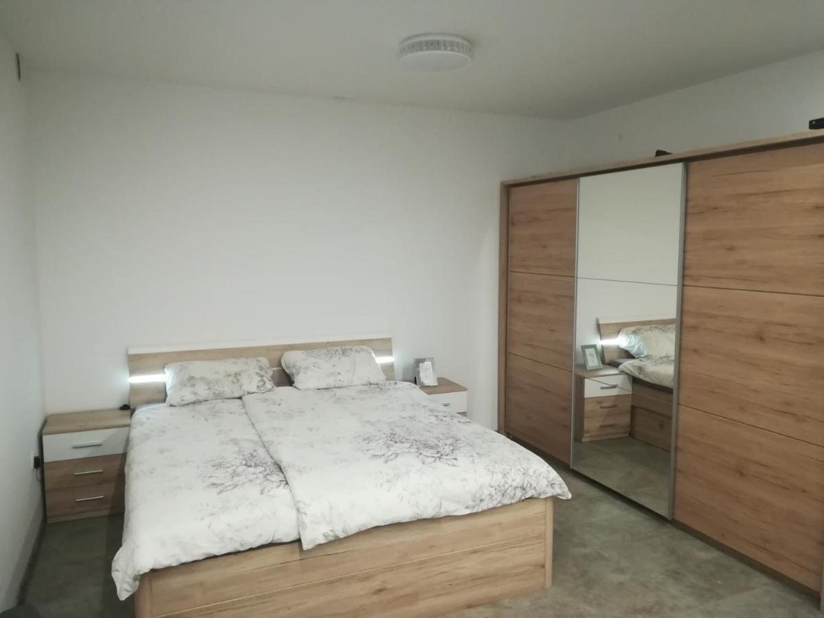 Place Near Casino Mond - Apartma Urska سينتيلي المظهر الخارجي الصورة